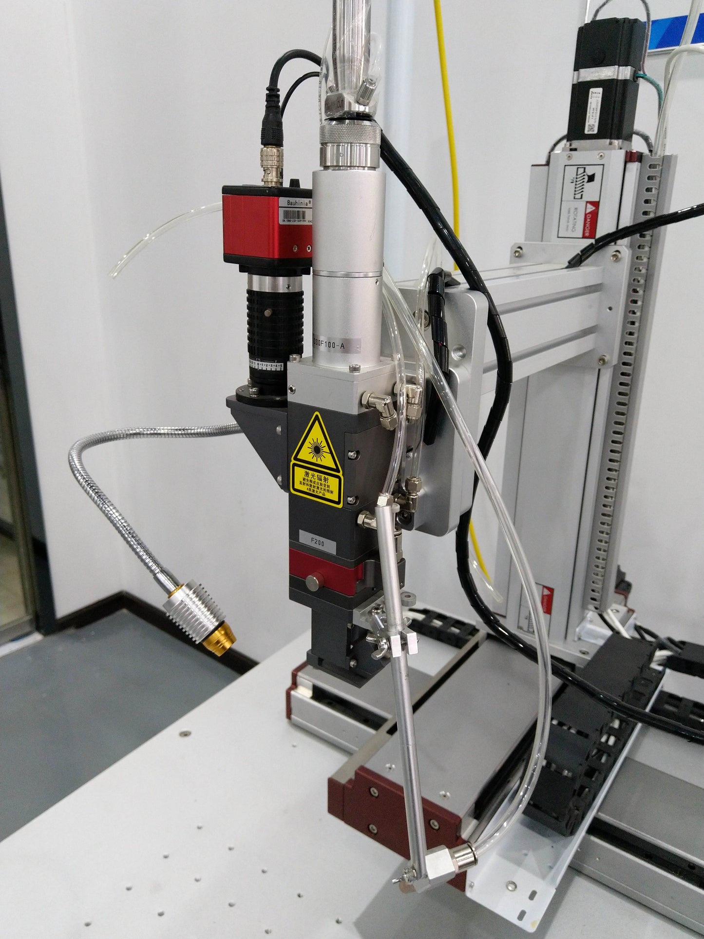 Machine de soudage laser à fibre MCWlaser CW (onde continue)